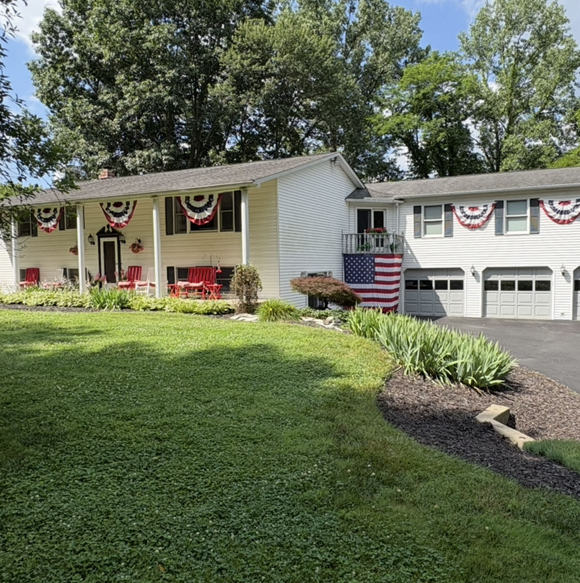 Front view of 2nd Place Home at 1656 River Rd